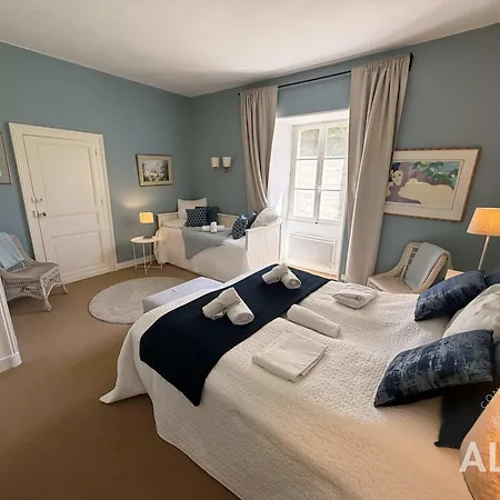 Private Riverside With Garden Sleeps 8 Willa *