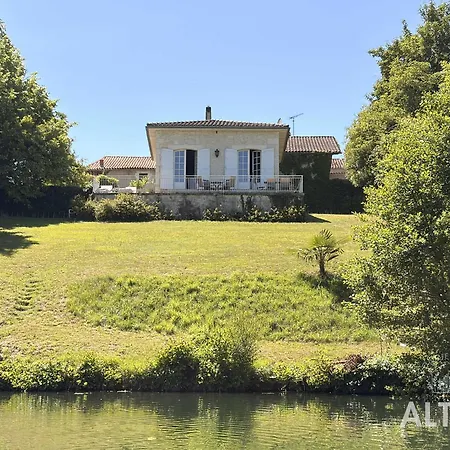 Villa Private Riverside With Garden Sleeps 8 *