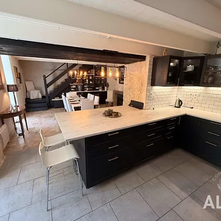 Private Riverside With Garden Sleeps 8 *