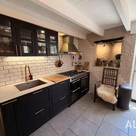 Willa Private Riverside With Garden Sleeps 8 Bonnes (Charente)