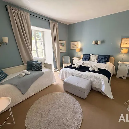 Private Riverside With Garden Sleeps 8 * Bonnes (Charente)