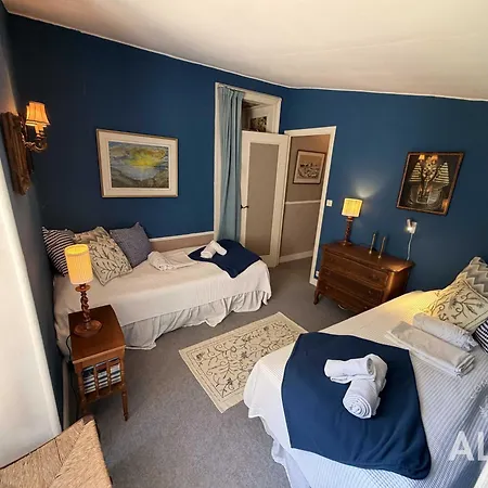 Private Riverside With Garden Sleeps 8 *