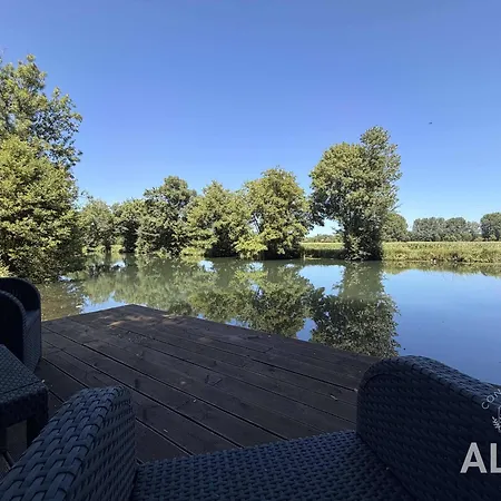 Willa Private Riverside With Garden Sleeps 8